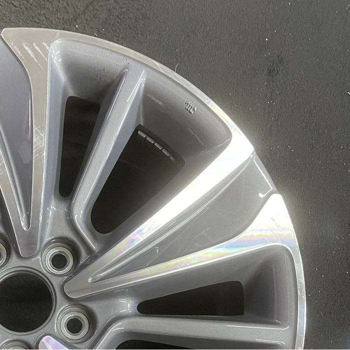 20" MDX 17 20x8 alloy machine face alternating spoke Original OEM Wheel Rim - Close-Up Detail