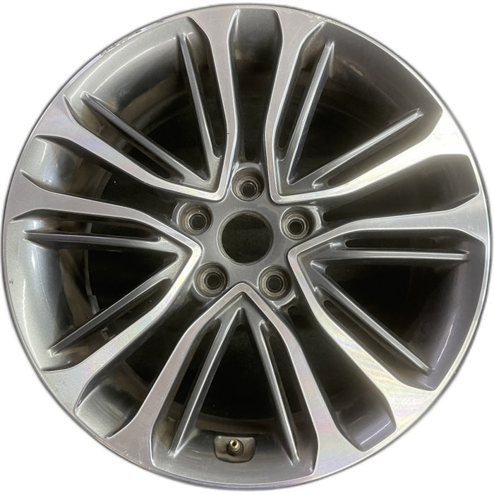 18" VELOSTER 16 18x7.5 w/o body color accents; 20 spoke two te Original OEM - Front View