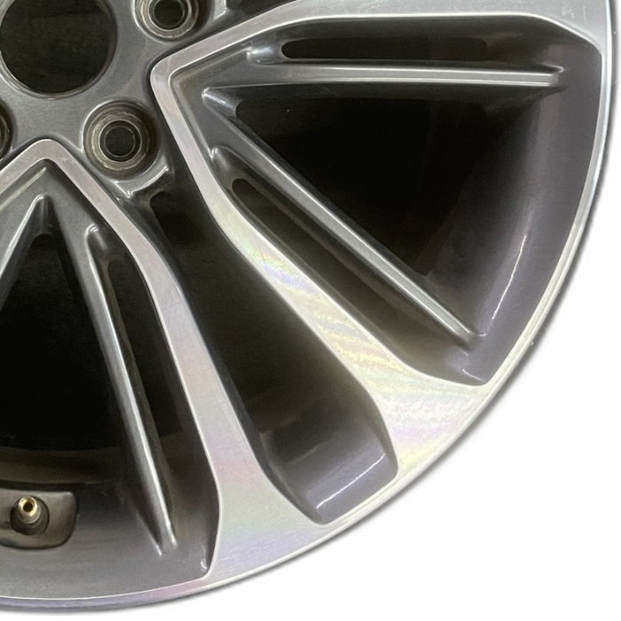 18" VELOSTER 16 18x7.5 w/o body color accents; 20 spoke two te Original OEM - Close-Up Detail