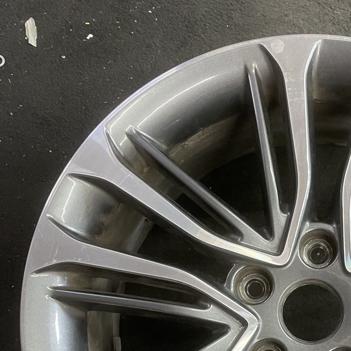 18" VELOSTER 16 18x7.5 w/o body color accents; 20 spoke two te Original OEM - Side Profile