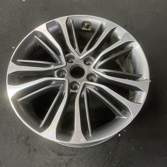 18" VELOSTER 16 18x7.5 w/o body color accents; 20 spoke two te Original OEM - View 8