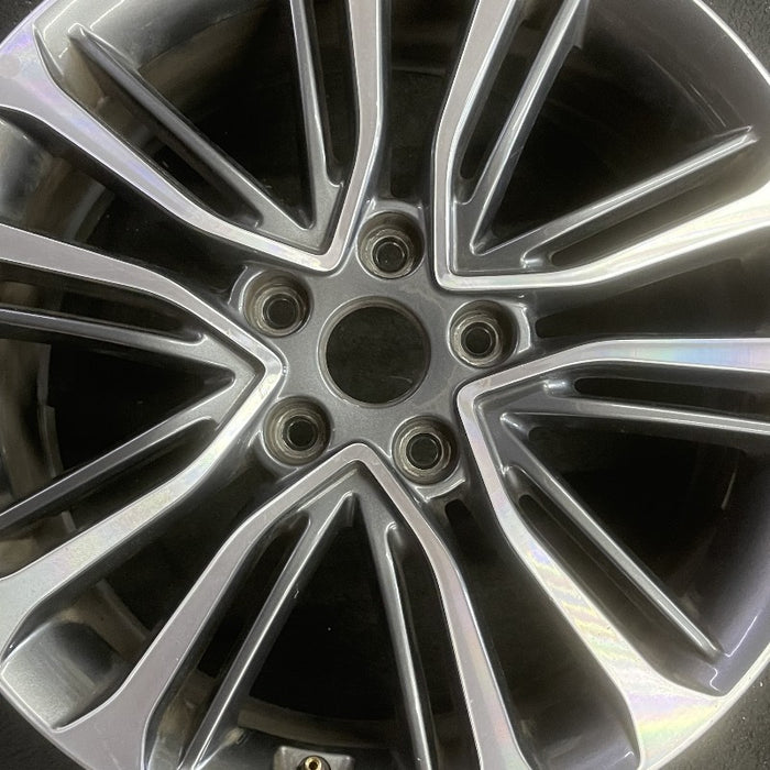 18" VELOSTER 16 18x7.5 w/o body color accents; 20 spoke two te Original OEM - Angle View