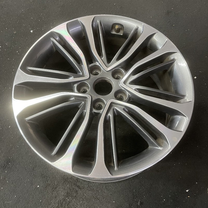 18" VELOSTER 16 18x7.5 w/o body color accents; 20 spoke two te Original OEM - View 8