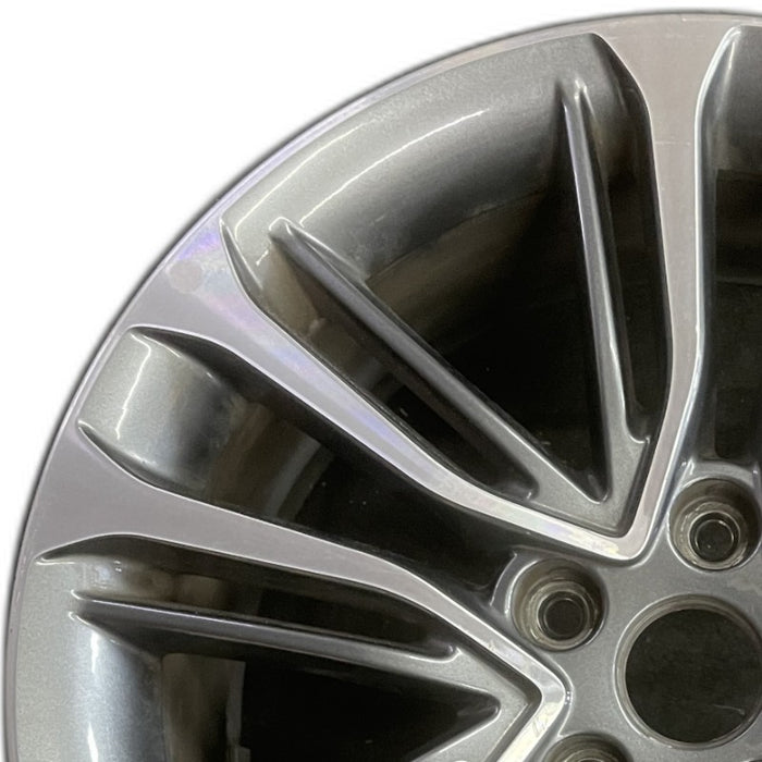 18" VELOSTER 16 18x7.5 w/o body color accents; 20 spoke two te Original OEM - Angle View