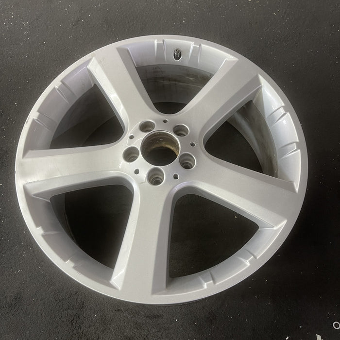 20" MERCEDES GL-CLASS 09 164 Type; GL320, 20x8.5 Original OEM Wheel Rim - Close-Up Detail