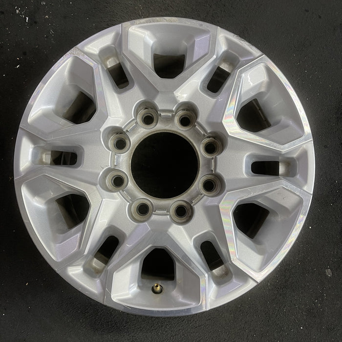 18" SILVERADO 2500 PICKUP 21-24 18x8, aluminum, machined face with silver - Angle View