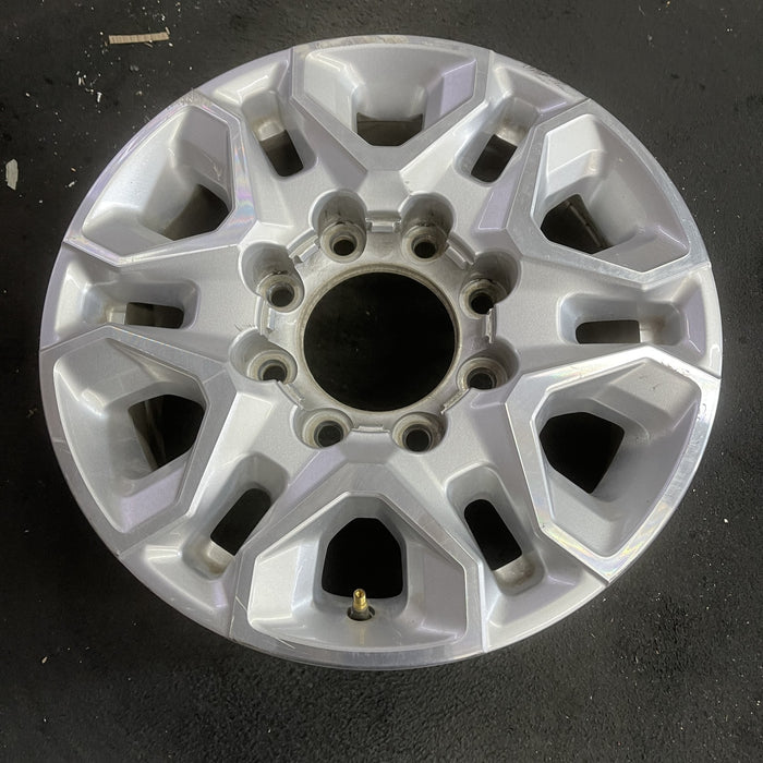 18" SILVERADO 2500 PICKUP 21-24 18x8, aluminum, machined face with silver - Side Profile