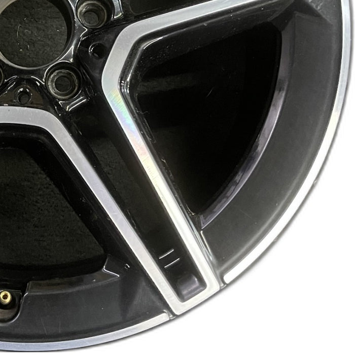 19" MERCEDES E-CLASS 22-23 213 Type E450 Wag 19x8 5 spoke twin spoke Original - Close-Up Detail