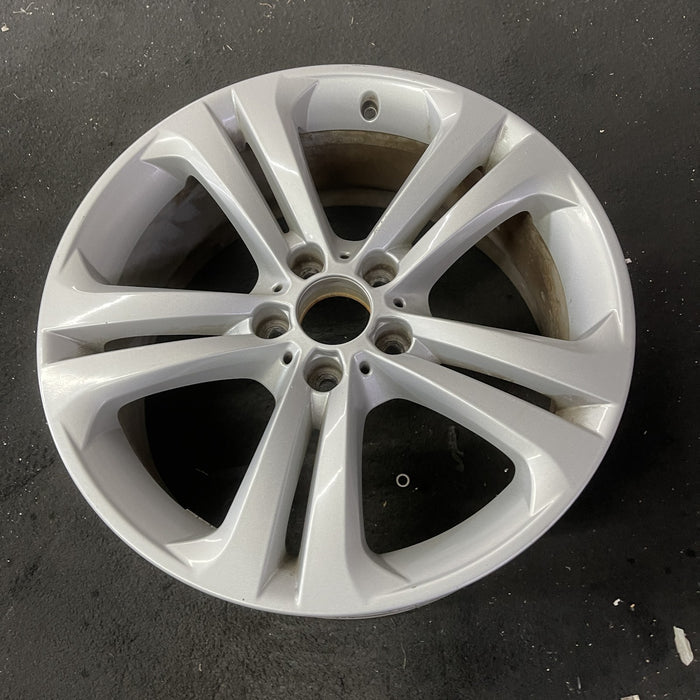 19" BMW 320i 12-13 , 19x8 , 5 spoke, Original OEM Wheel Rim - Close-Up Detail