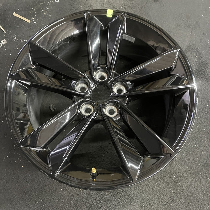 18" MUSTANG 24 18x8.5, Original OEM Wheel Rim - Side Profile