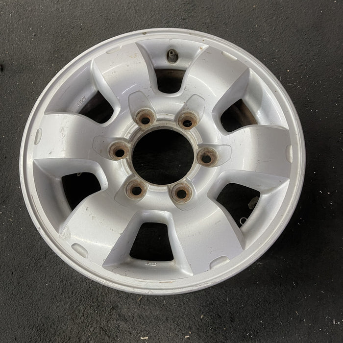 15" PATHFINDER 96 15x7, alloy, SE Original OEM Wheel Rim - Close-Up Detail