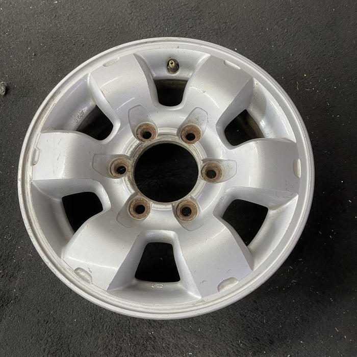 15" PATHFINDER 96 15x7, alloy, SE Original OEM Wheel Rim - Close-Up Detail