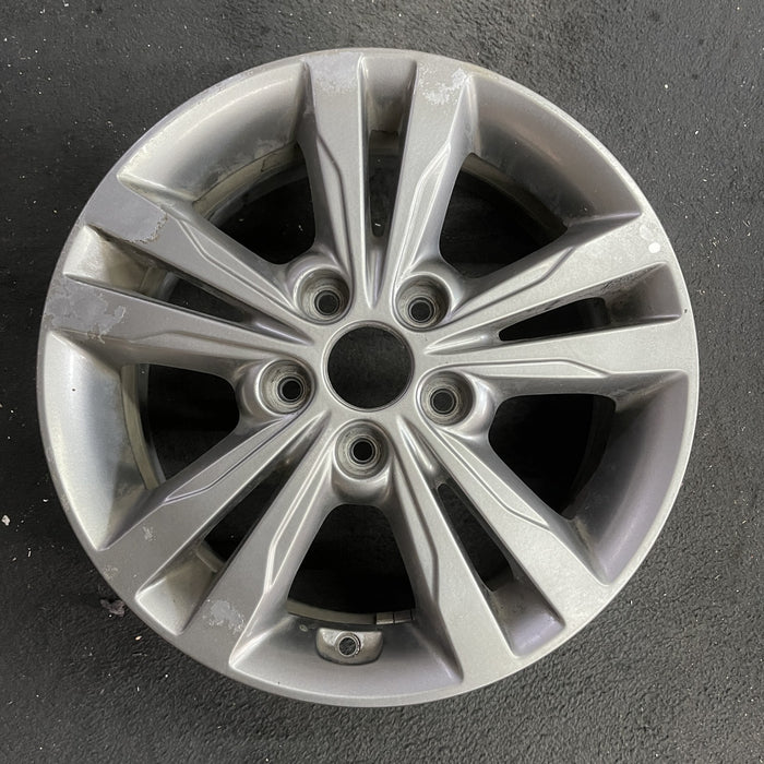 16" ELANTRA 17 16x6.5, alloy, Sdn Original OEM Wheel Rim - Angle View