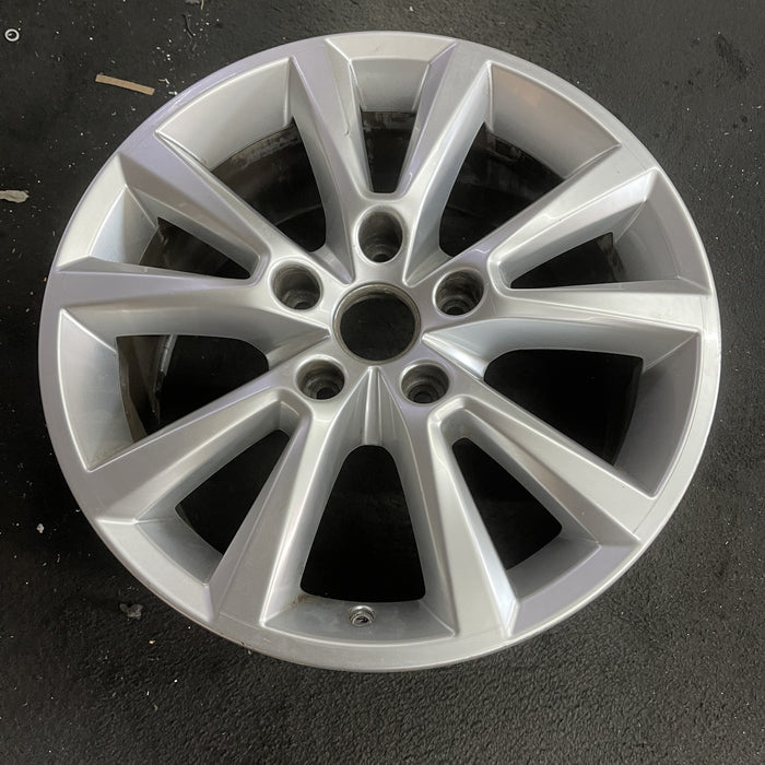 18" TOUAREG 14-15 18x8 , Original OEM Wheel Rim - Side Profile