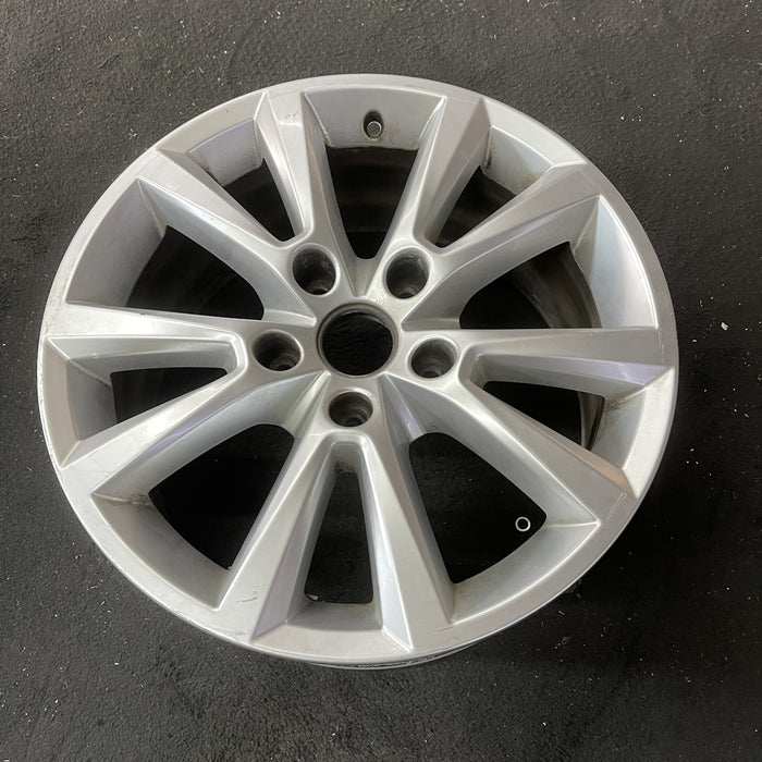18" TOUAREG 14-15 18x8 , Original OEM Wheel Rim - Close-Up Detail