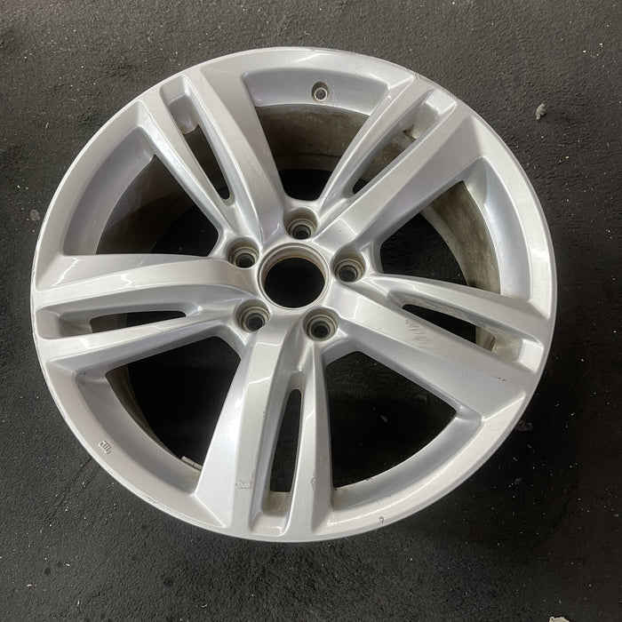 18" RDX 13-15 18x7.5, , thin thick 5 double spoke Original OEM Wheel Rim - Close-Up Detail