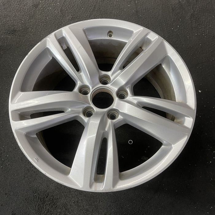 18" RDX 13-15 18x7.5, , thin thick 5 double spoke Original OEM Wheel Rim - Close-Up Detail