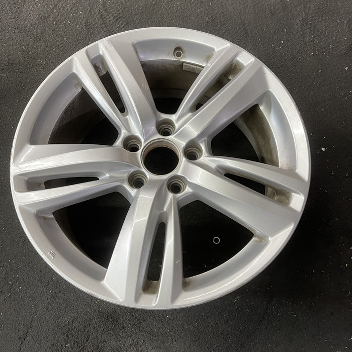 18" RDX 13-15 18x7.5, , thin thick 5 double spoke Original OEM Wheel Rim - Close-Up Detail