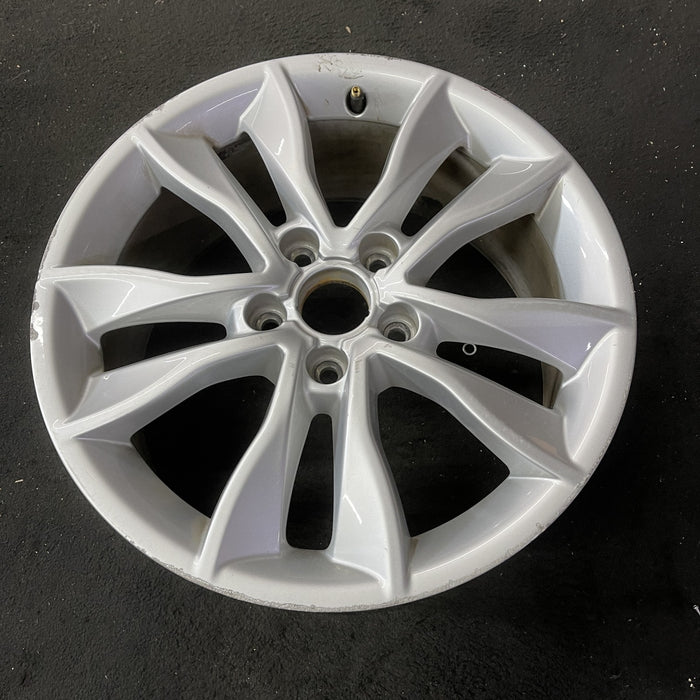 17" AUDI A3 09-13 17x7.5 , 5 spoke, double Original OEM Wheel Rim - Close-Up Detail
