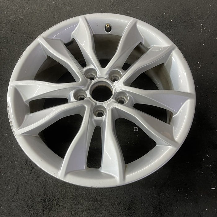 17" AUDI A3 09-13 17x7.5 , 5 spoke, double Original OEM Wheel Rim - Close-Up Detail