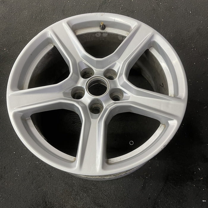 18" CAMARO 16-24 18x8.5 Original OEM Wheel Rim - Close-Up Detail
