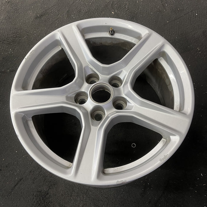18" CAMARO 16-24 18x8.5 Original OEM Wheel Rim - Close-Up Detail