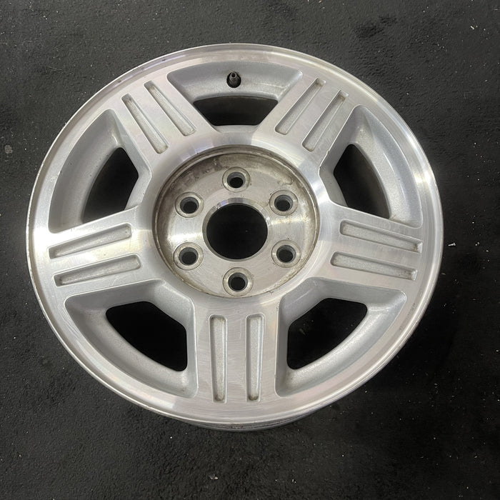 17" AVALANCHE 1500 07-08 17x7.5", aluminum, , double groove in each spoke - Close-Up Detail