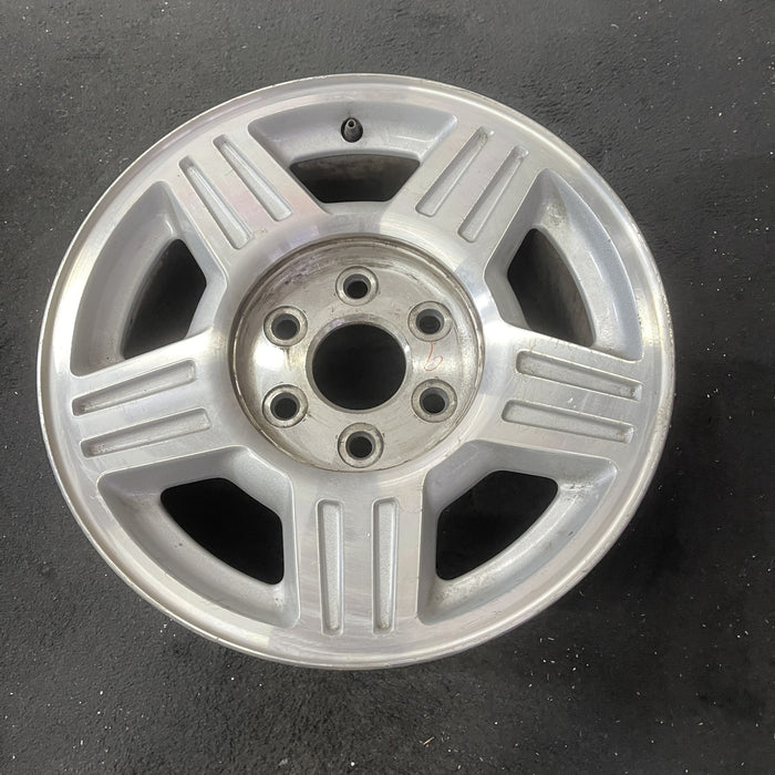 17" AVALANCHE 1500 07-08 17x7.5", aluminum, , double groove in each spoke - Close-Up Detail