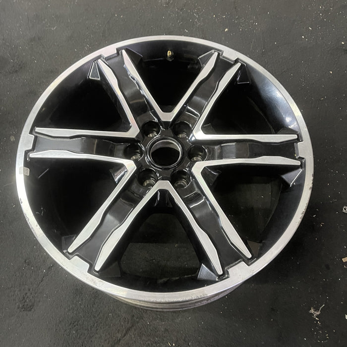 22" EXPEDITION 19-21 22x9.5 , 6 spoke Original OEM Wheel Rim - Close-Up Detail