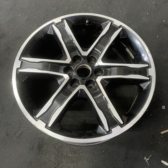 22" EXPEDITION 19-21 22x9.5 , 6 spoke Original OEM Wheel Rim - Close-Up Detail