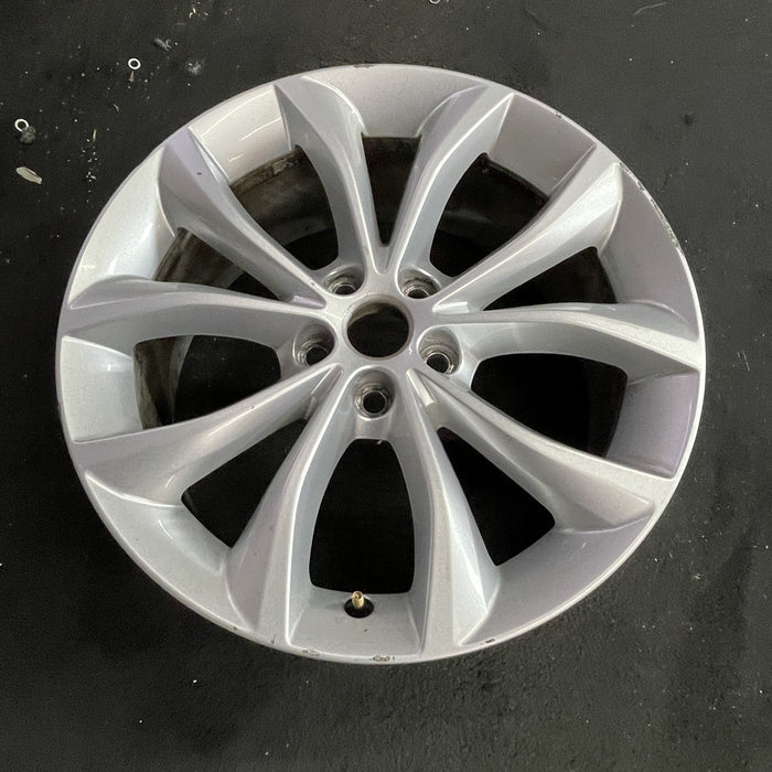 18" XF 17-19 18x8 , 5 V spoke Original OEM Wheel Rim - Side Profile