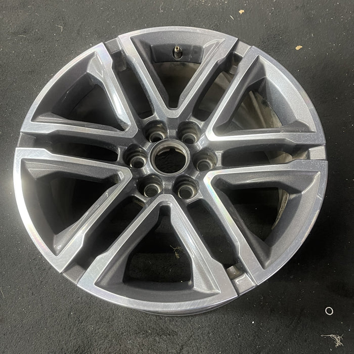 18" COLORADO 19 18x8.5, 6 split spoke Original OEM Wheel Rim - Close-Up Detail