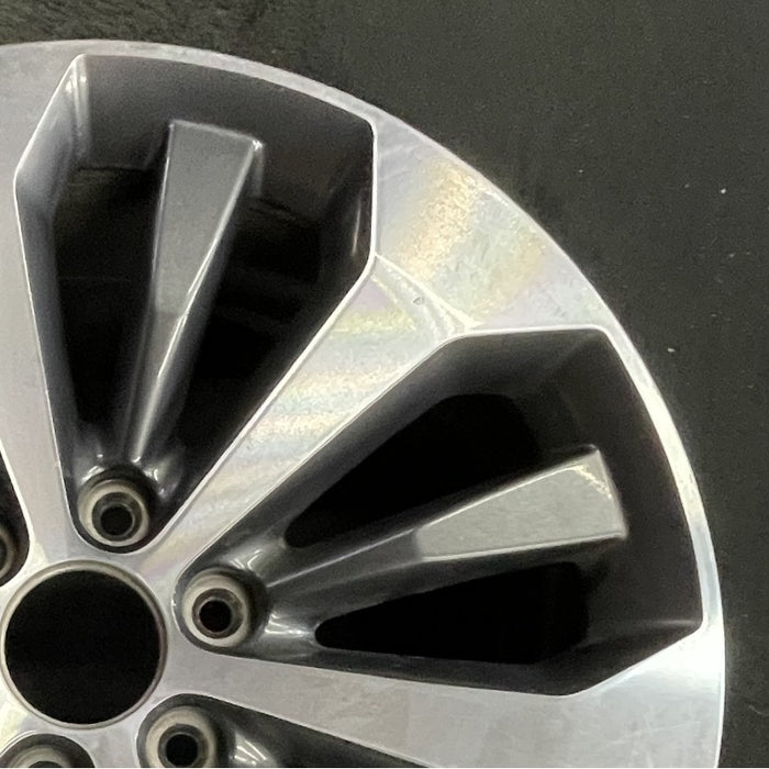 20" FORD F150 PICKUP 17 20x8.5 12 spoke machined face flash gray pockets - Close-Up Detail
