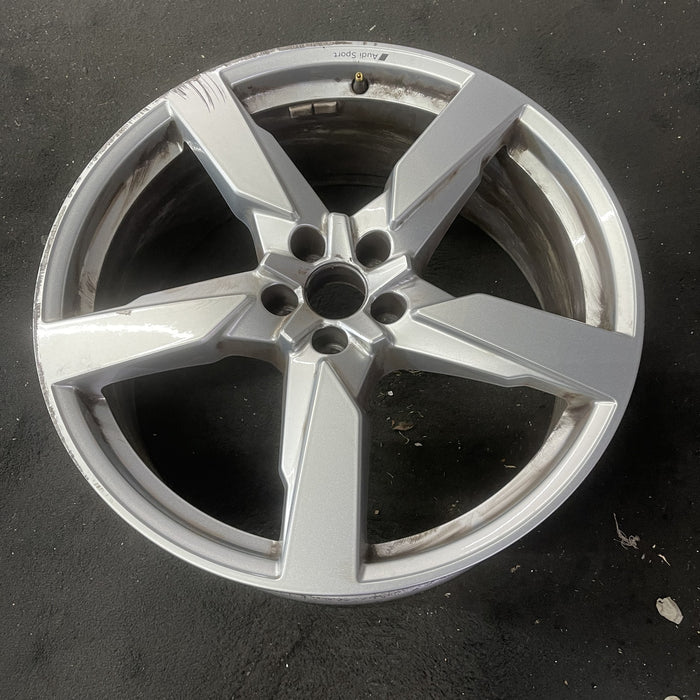 21" AUDI SQ5 21-22 21x8.5 , , single spoke Original OEM Wheel Rim - Close-Up Detail