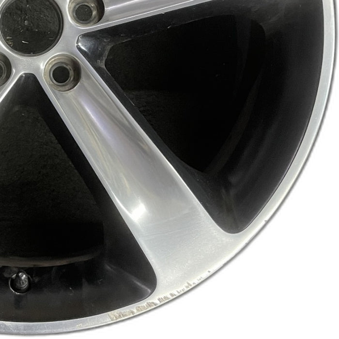 20" CHALLENGER 15-17 20x8 aluminum 5 individual spokes polished with pockets - Close-Up Detail