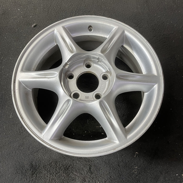 16" ALERO 01-04 16x6.5, , sparkle silver Original OEM Wheel Rim - Close-Up Detail