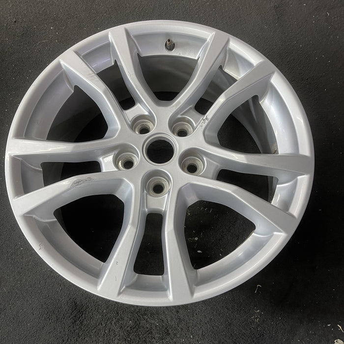 18" CAMARO 14-15 18x7.5 Original OEM Wheel Rim - Close-Up Detail