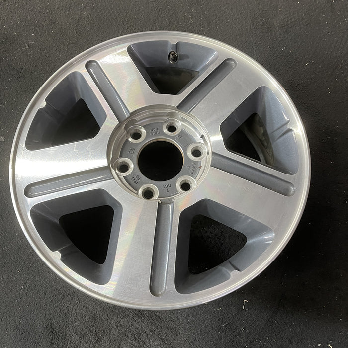 17" TRAILBLAZER 04-08 17x7, aluminum, 5 spoke, opt N74 Original OEM Wheel Rim - Close-Up Detail