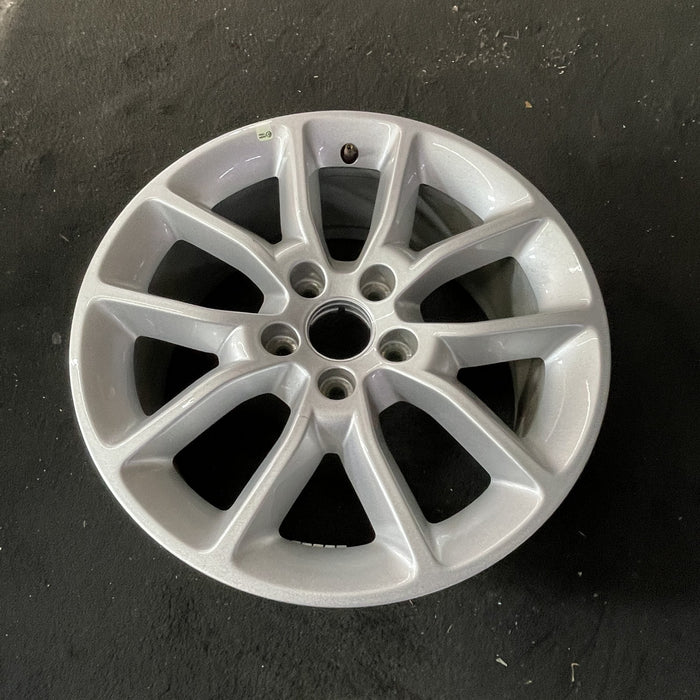 17" EDGE 13-14 17x7.5 , , , 5 Y spoke Original OEM Wheel Rim - Close-Up Detail