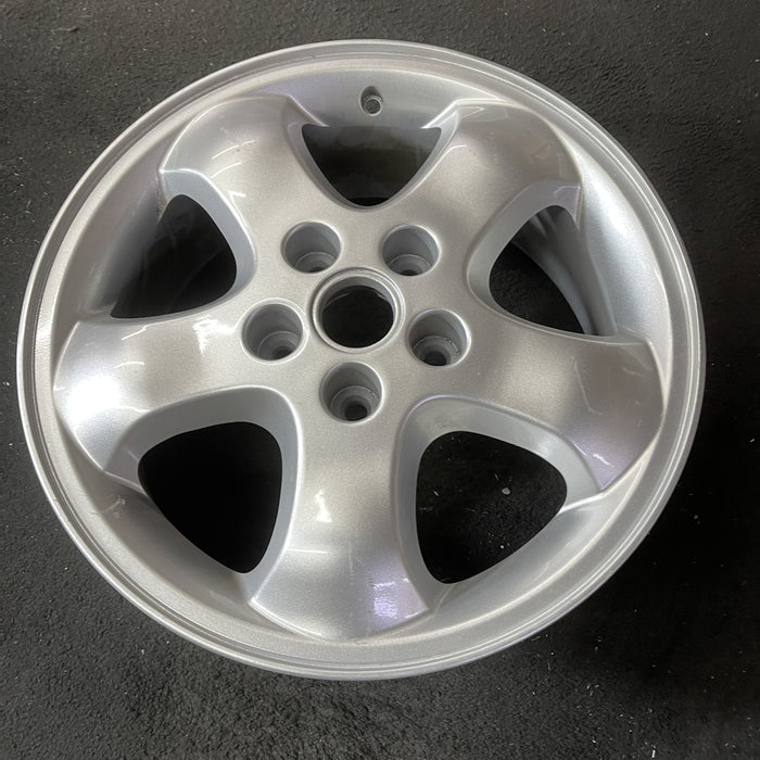 16" SATURN L SERIES 03-05 16x6.5, 5 spoke Original OEM Wheel Rim - Close-Up Detail