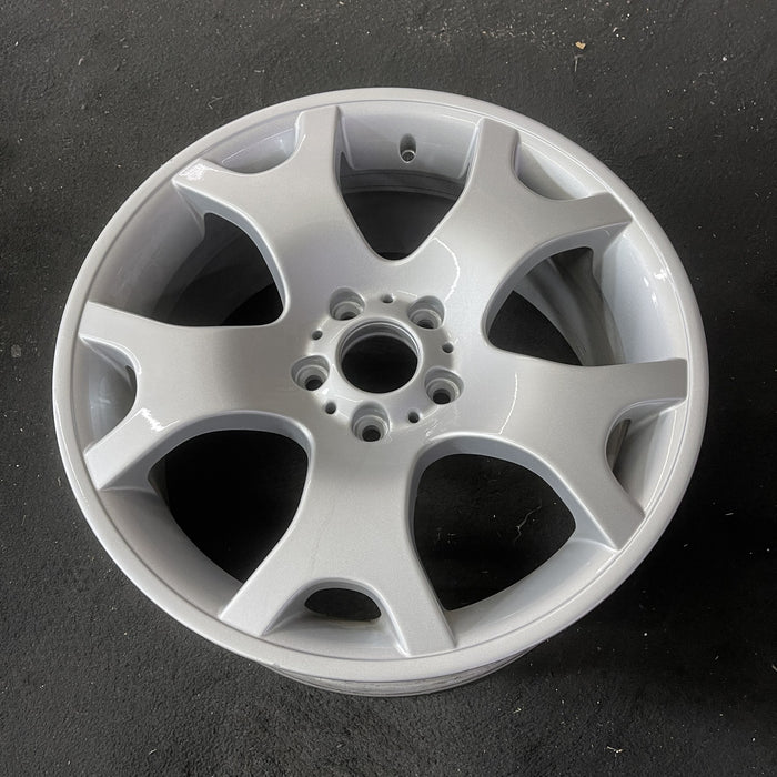 19" BMW X5 01 19x9 , 5 Y spokes Original OEM Wheel Rim - Close-Up Detail