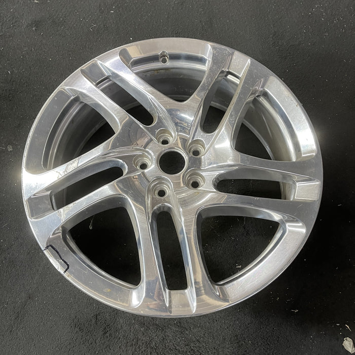 20" INFINITI JX35 13 20x7.5 , polished Original OEM Wheel Rim - Close-Up Detail