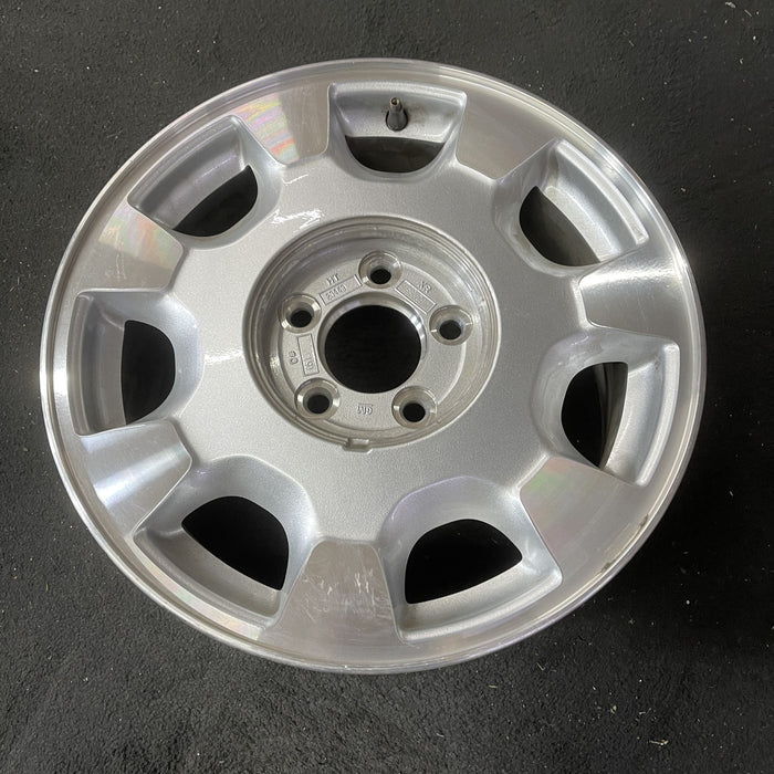 16" DEVILLE 00-02 5 lug, Base, 16x7, , silver finish Original OEM Wheel Rim - Close-Up Detail