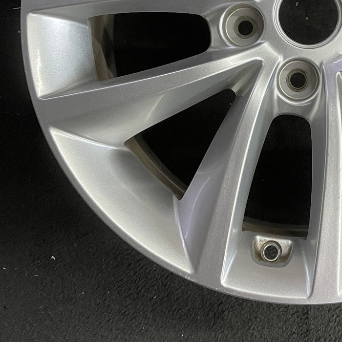 17" SORENTO 16-18 17x7 alloy Original OEM Wheel Rim - Additional View