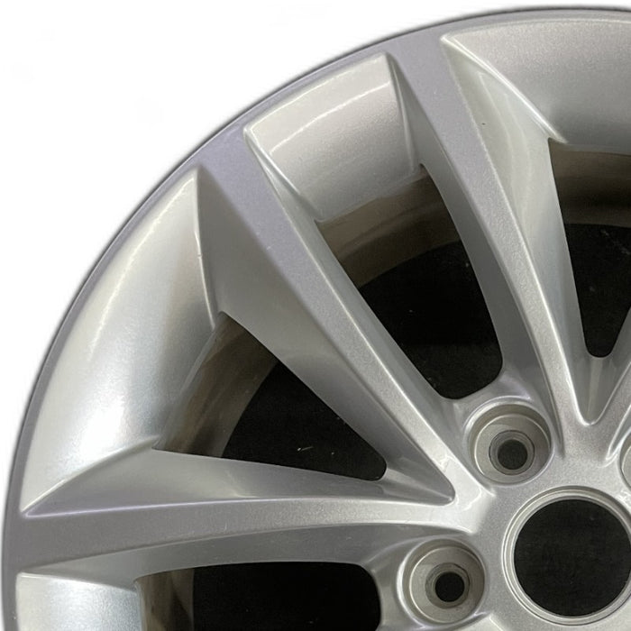 17" SORENTO 16-18 17x7 alloy Original OEM Wheel Rim - Angle View