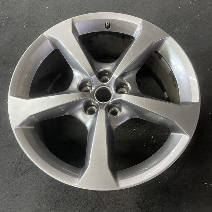 20" CAMARO 13-14 20x9 , , silver, opt R42, midnight silver Original OEM Wheel - Close-Up Detail