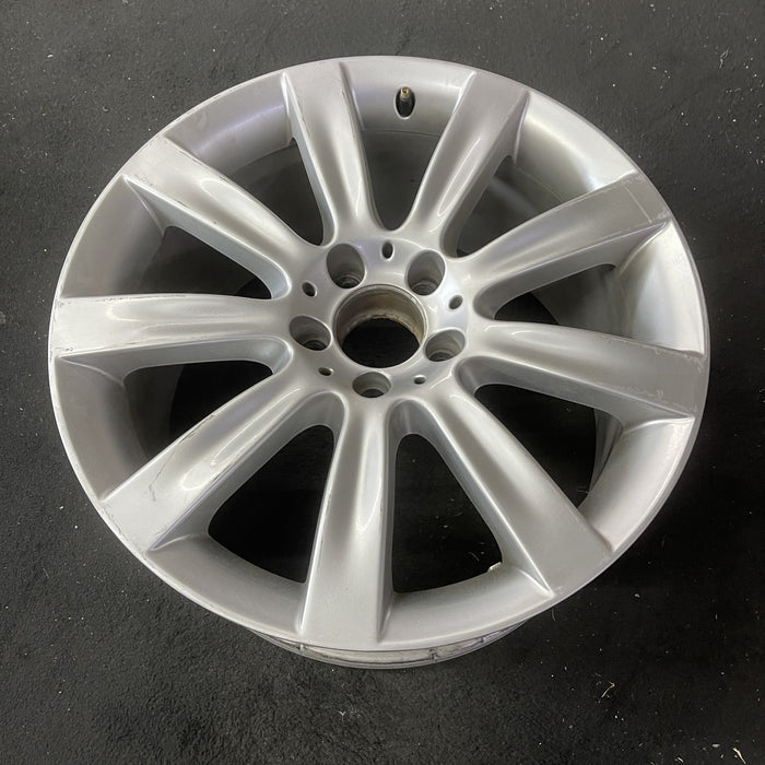 18" MERCEDES CL-CLASS 07-08 216 Type; CL550, 18x9.5, 9 spoke Original OEM Wheel - Close-Up Detail
