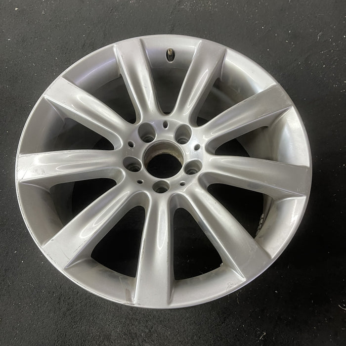 18" MERCEDES CL-CLASS 07-08 216 Type; CL550, 18x9.5, 9 spoke Original OEM Wheel - Close-Up Detail