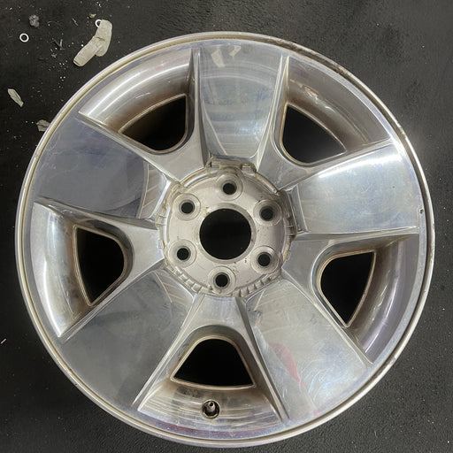 20" AVALANCHE 1500 09-11 20x8.5, 5 spoke, covered lug nuts, flat spoke Original - Angle View