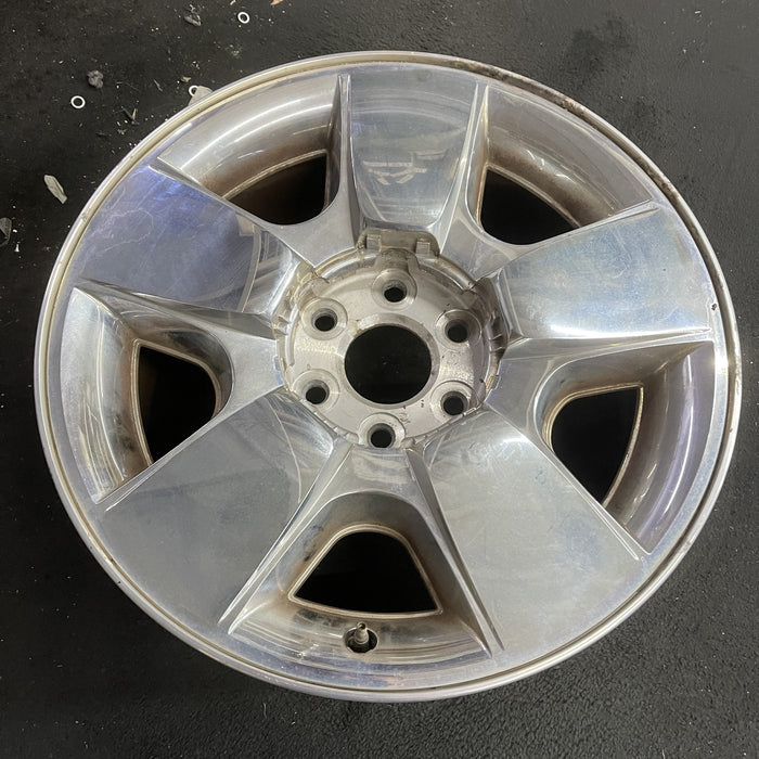 20" AVALANCHE 1500 09-11 20x8.5, 5 spoke, covered lug nuts, flat spoke Original - Side Profile